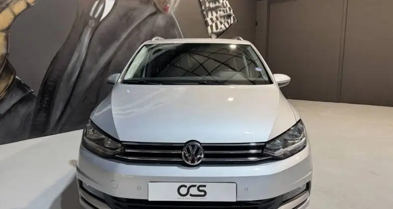 Photo 1 : Volkswagen Touran 2020 Essence