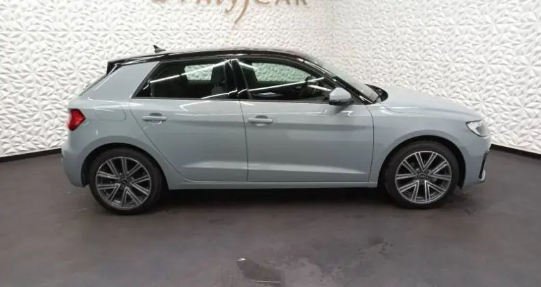 Photo 1 : Audi A1 2024 Essence