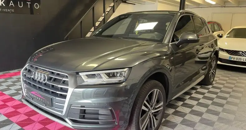 Photo 1 : Audi Q5 2017 Essence