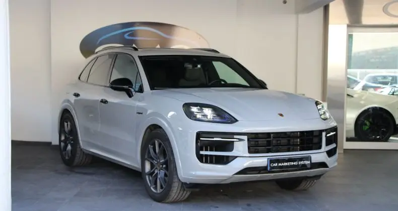 Photo 1 : Porsche Cayenne 2024 Essence