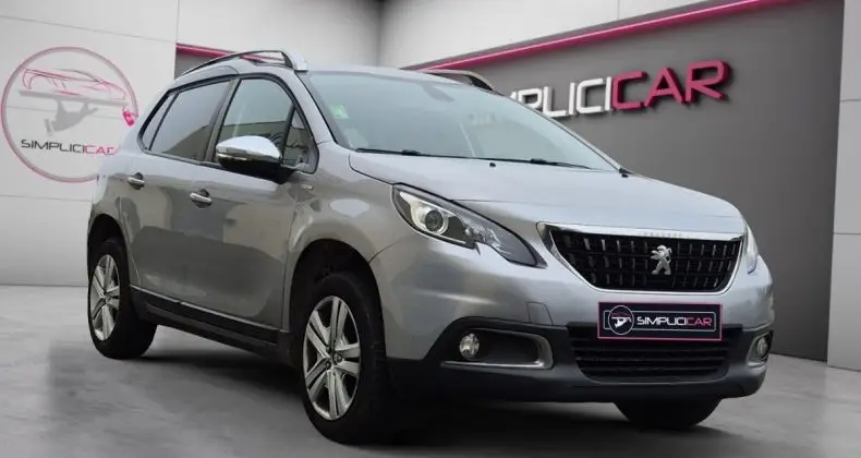 Photo 1 : Peugeot 2008 2018 Petrol