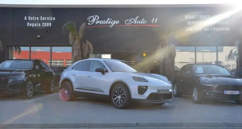 Photo 1 : Porsche Macan 2024 Petrol