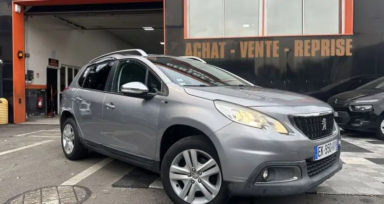 Photo 1 : Peugeot 2008 2017 Petrol