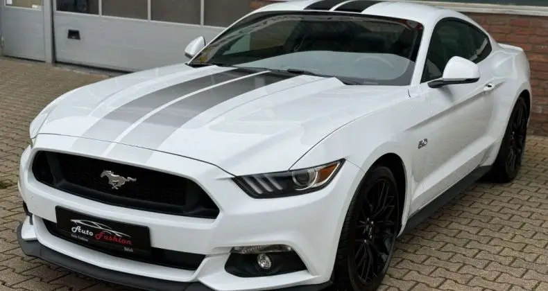 Photo 1 : Ford Mustang 2016 Petrol