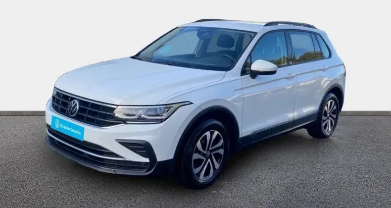 Photo 1 : Volkswagen Tiguan 2021 Essence