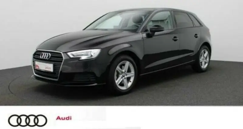 Photo 1 : Audi A3 2019 Petrol