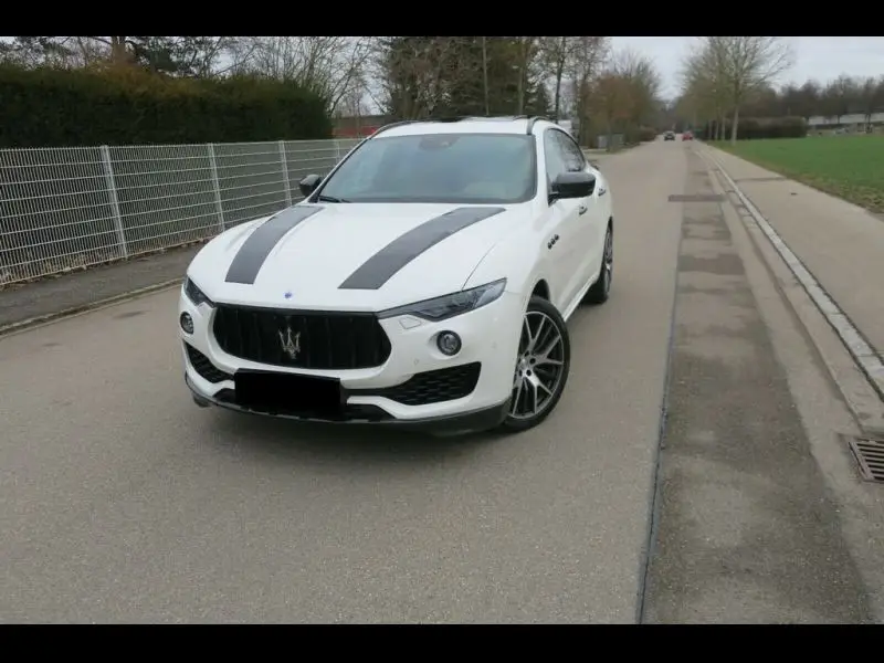 Photo 1 : Maserati Levante 2019 Essence