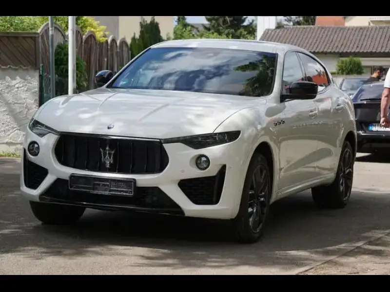 Photo 1 : Maserati Levante 2019 Essence