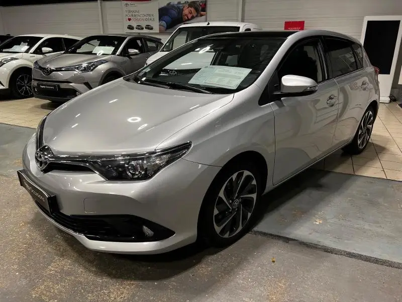 Photo 1 : Toyota Auris 2016 Essence