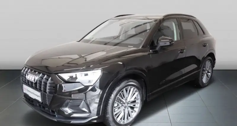 Photo 1 : Audi Q3 2019 Petrol