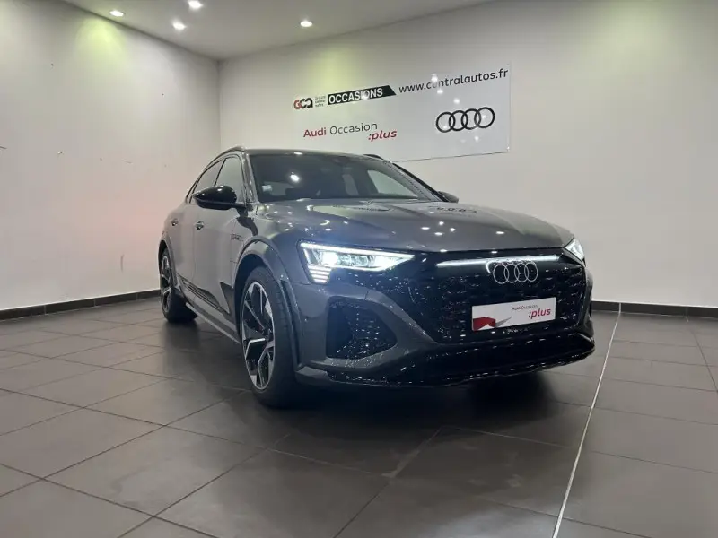 Photo 1 : Audi E-tron 2024 Non renseigné