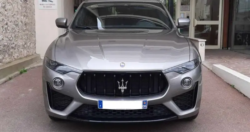 Photo 1 : Maserati Levante 2021 Essence