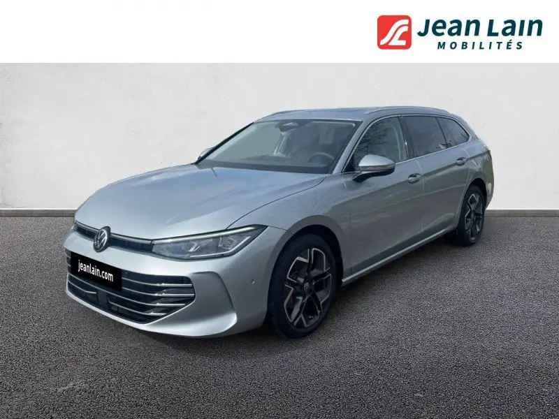 Photo 1 : Volkswagen Passat 2024 Petrol