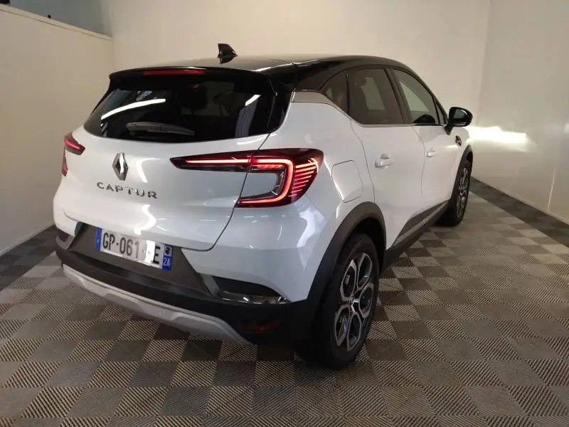 Photo 1 : Renault Captur 2023 Essence