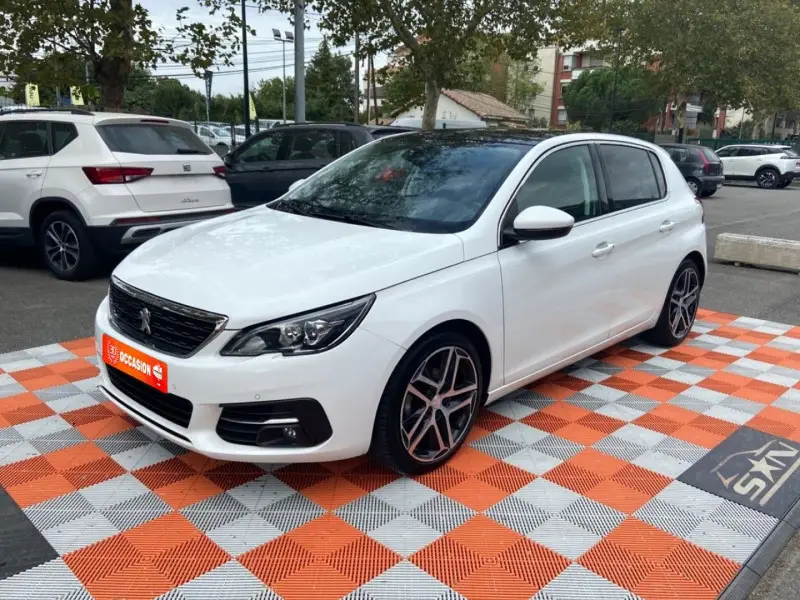 Photo 1 : Peugeot 308 2018 Petrol