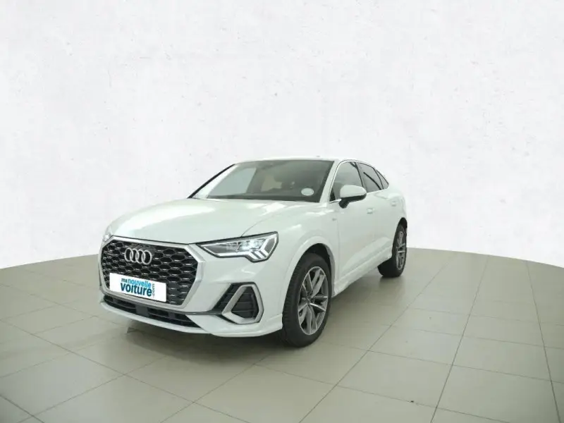 Photo 1 : Audi Q3 2019 Petrol