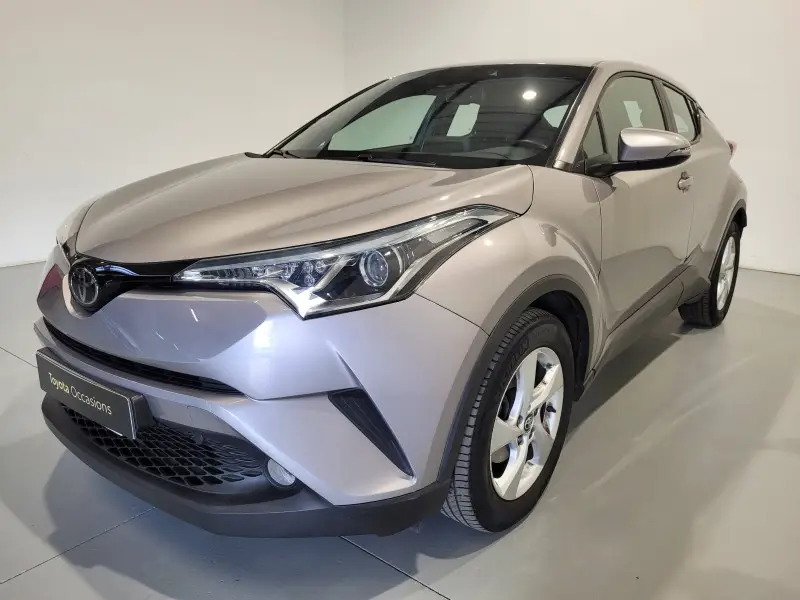 Photo 1 : Toyota C-hr 2017 Petrol