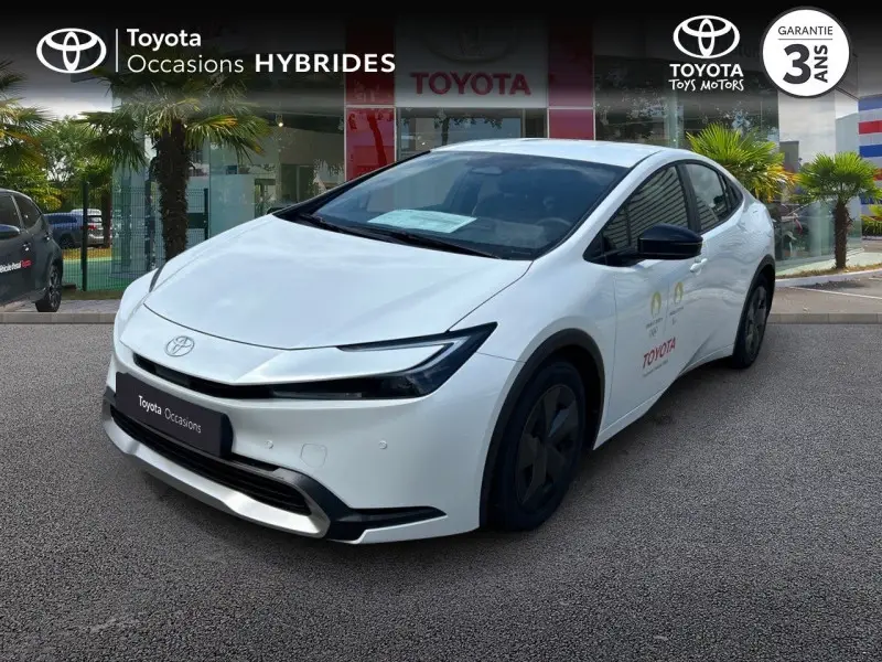 Photo 1 : Toyota Prius 2024 Petrol