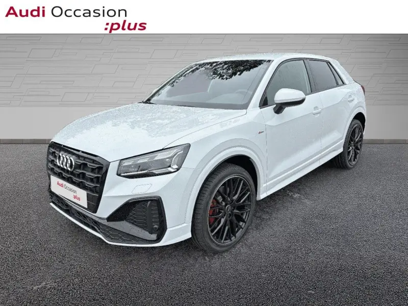 Photo 1 : Audi Q2 2024 Petrol