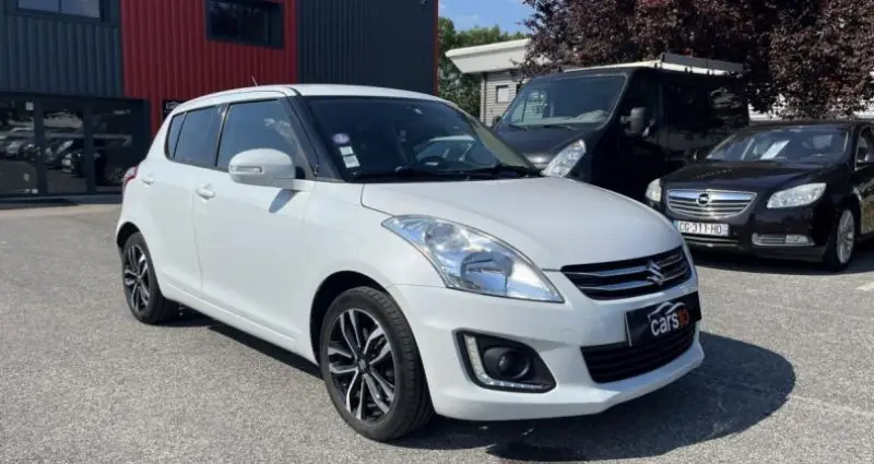 Photo 1 : Suzuki Swift 2017 Petrol