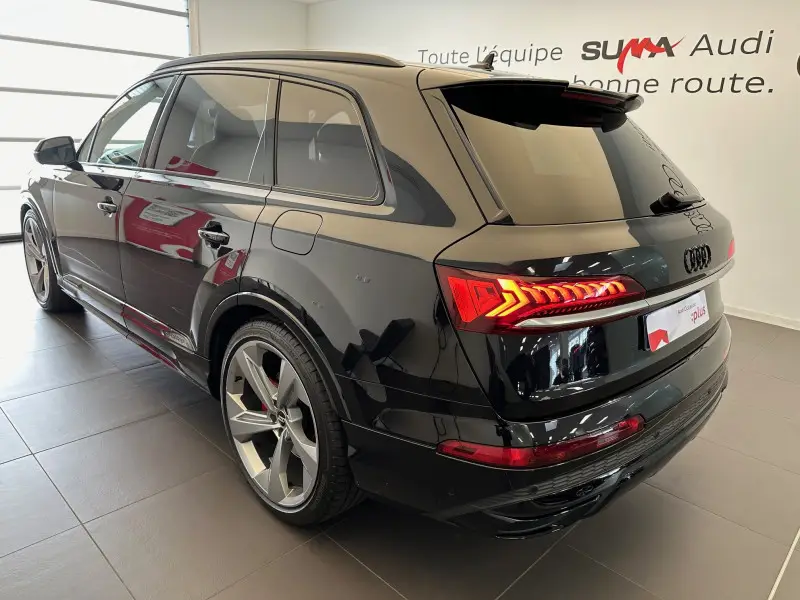 Photo 1 : Audi Q7 2020 Petrol