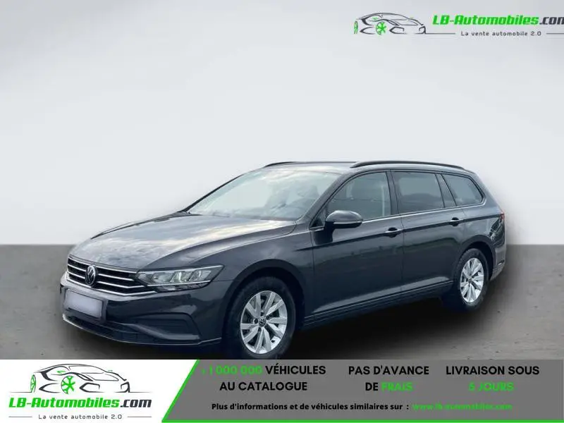 Photo 1 : Volkswagen Passat 2023 Petrol