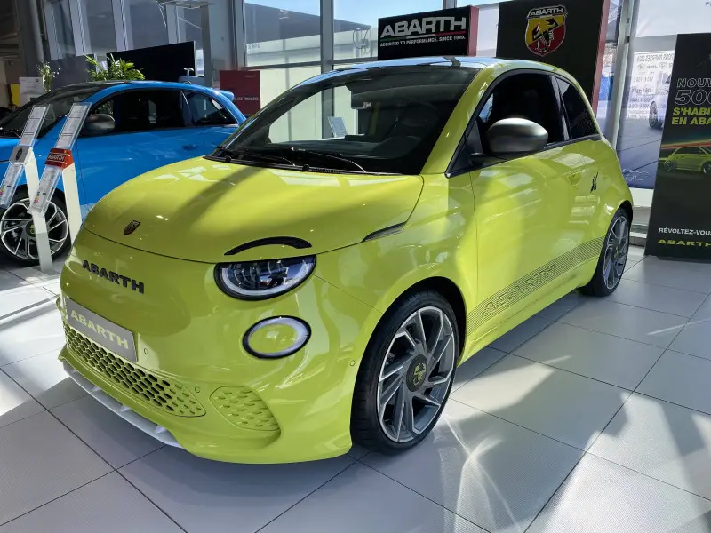 Photo 1 : Abarth 500 2024 Electric