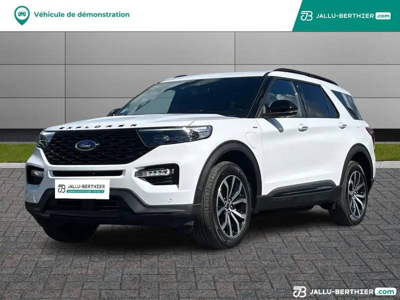 Photo 1 : Ford Explorer 2023 Petrol