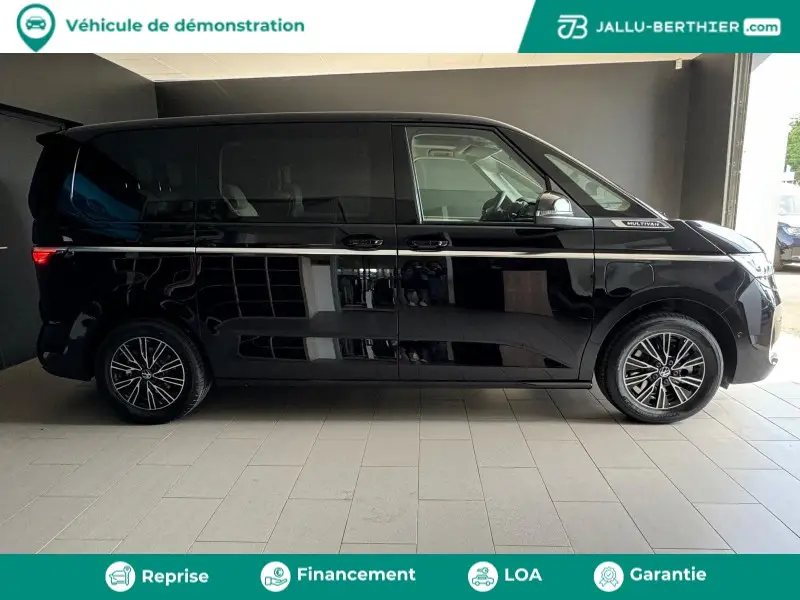 Photo 1 : Volkswagen Multivan 2024 Petrol