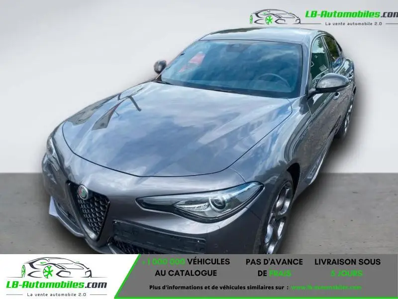 Photo 1 : Alfa Romeo Giulia 2021 Essence