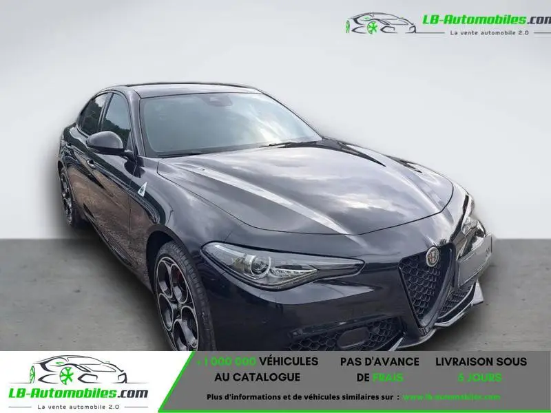 Photo 1 : Alfa Romeo Giulia 2021 Essence