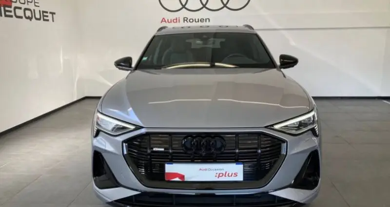 Photo 1 : Audi E-tron 2022 Hybrid