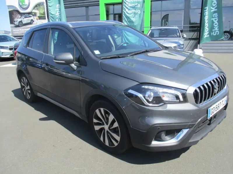 Photo 1 : Suzuki Sx4 2021 Petrol