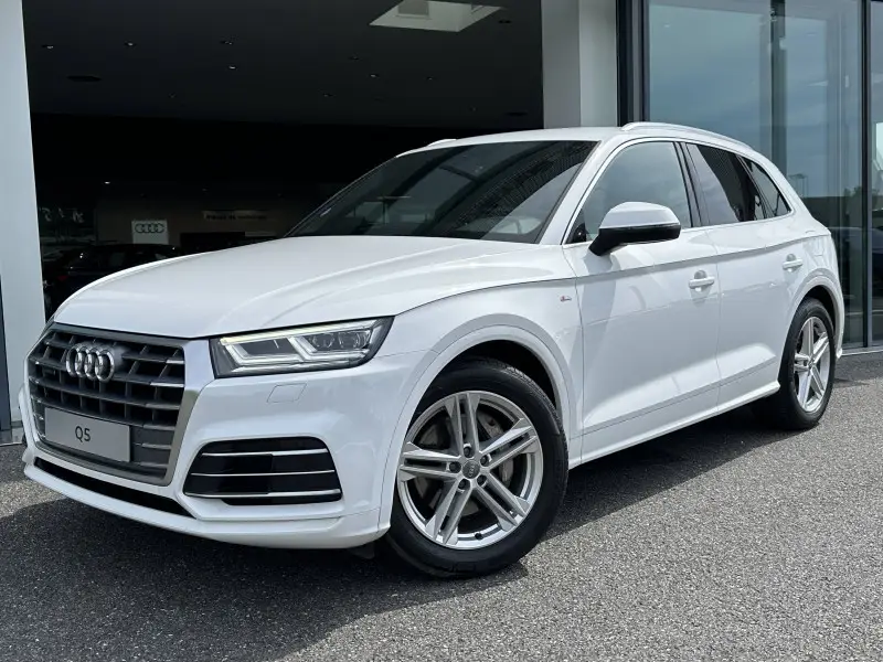 Photo 1 : Audi Q5 2020 Hybride