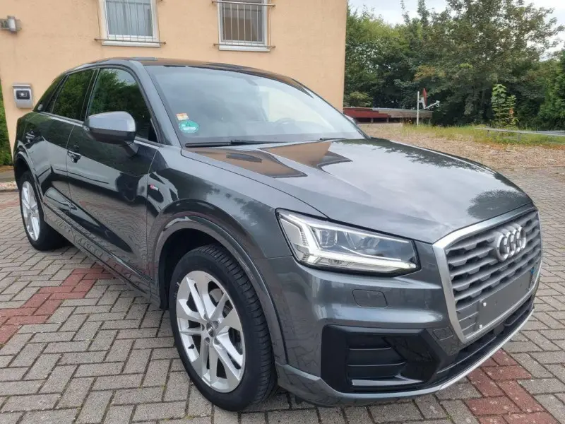 Photo 1 : Audi Q2 2017 Petrol