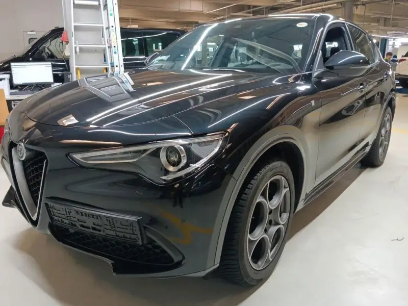 Photo 1 : Alfa Romeo Stelvio 2023 Essence