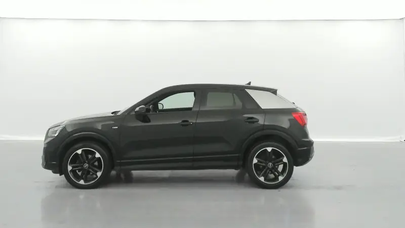 Photo 1 : Audi Q2 2022 Électrique