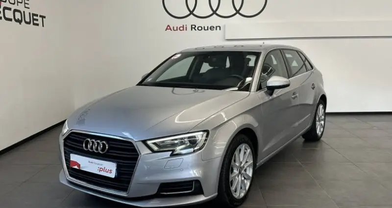 Photo 1 : Audi A3 2016 Petrol