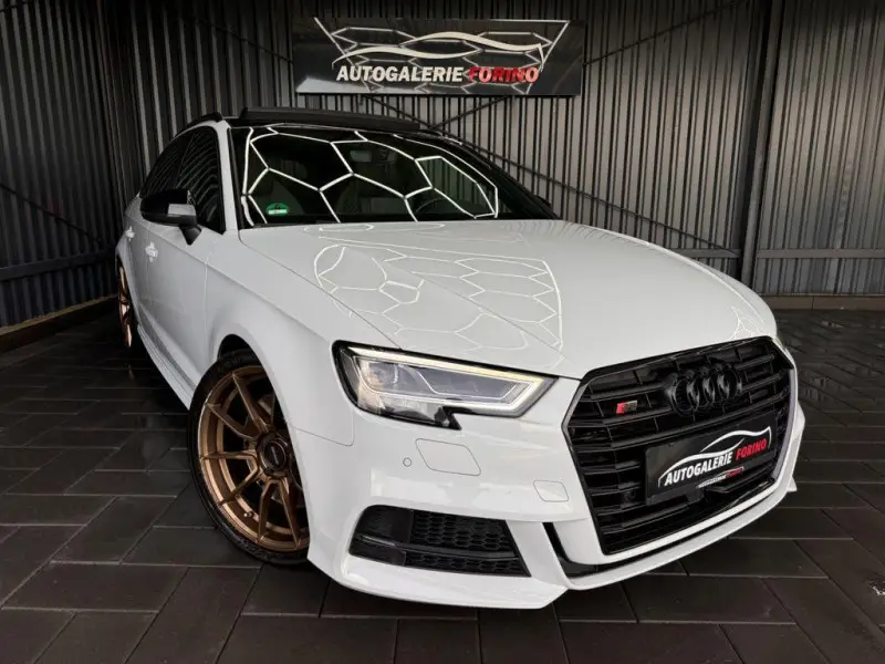 Photo 1 : Audi S3 2019 Essence