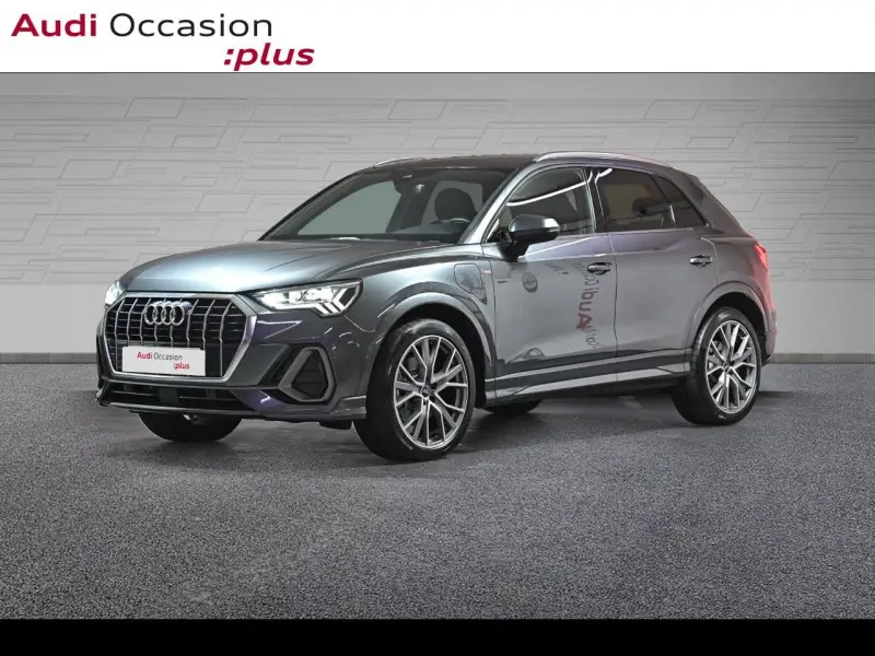 Photo 1 : Audi Q3 2023 Petrol