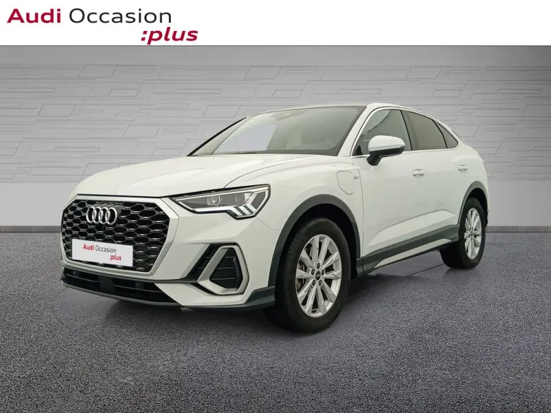 Photo 1 : Audi Q3 2023 Petrol