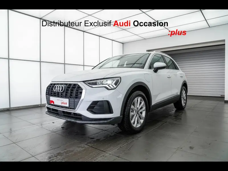 Photo 1 : Audi Q3 2024 Petrol