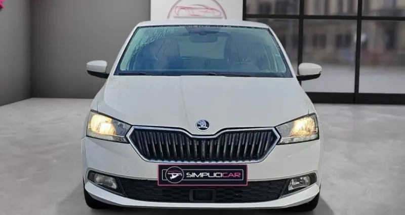 Photo 1 : Skoda Fabia 2021 Petrol