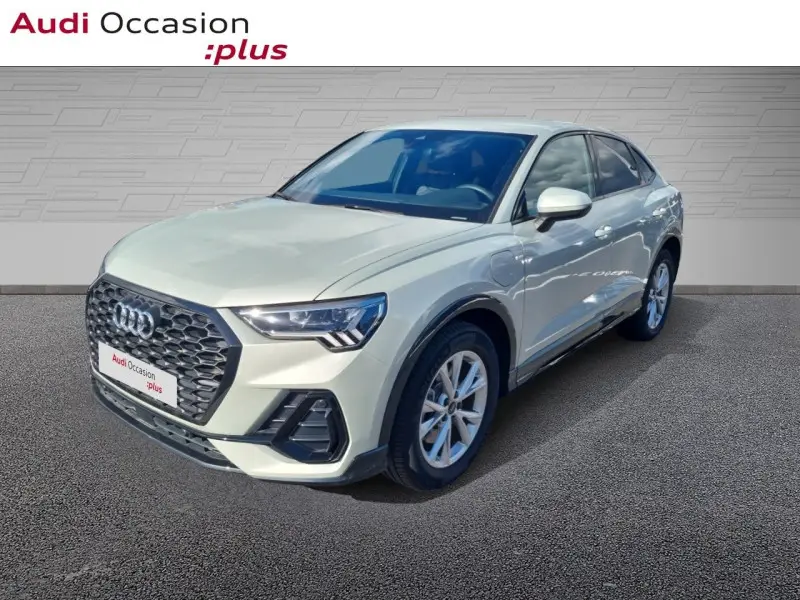 Photo 1 : Audi Q3 2024 Essence