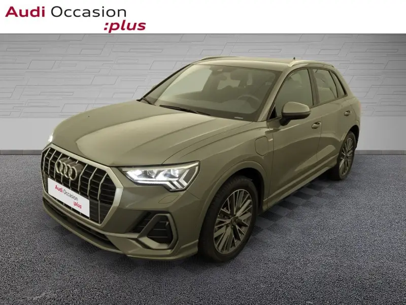 Photo 1 : Audi Q3 2023 Essence