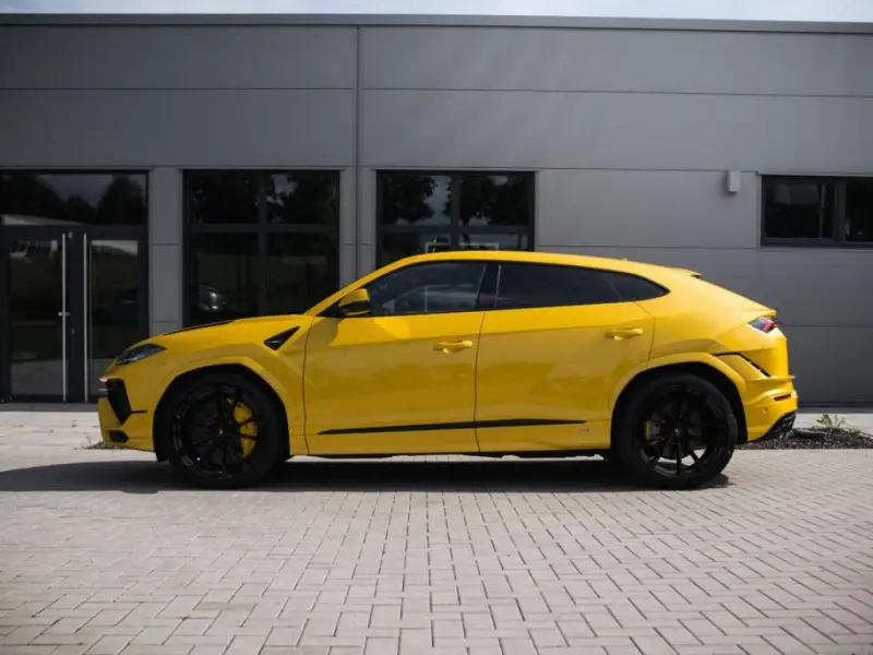 Photo 1 : Lamborghini Urus 2023 Petrol