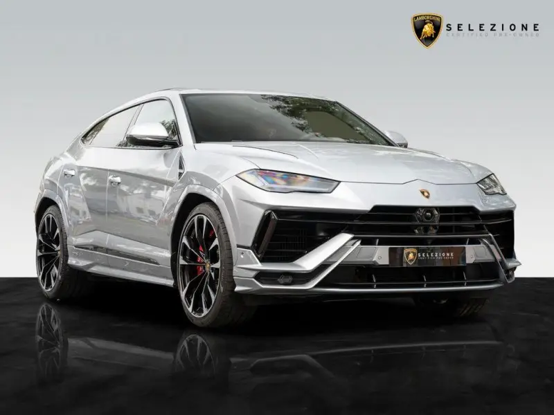 Photo 1 : Lamborghini Urus 2023 Essence