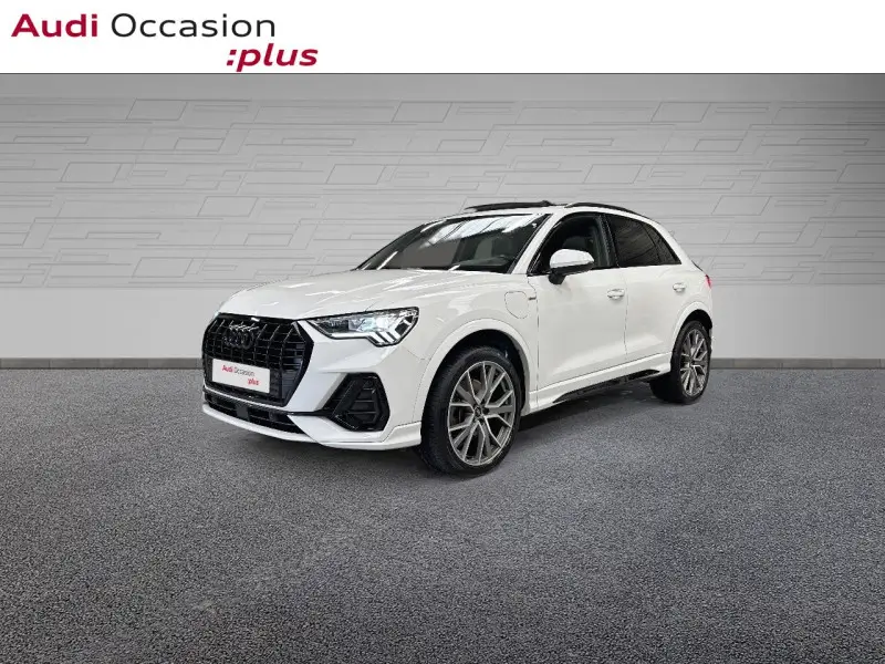 Photo 1 : Audi Q3 2021 Petrol