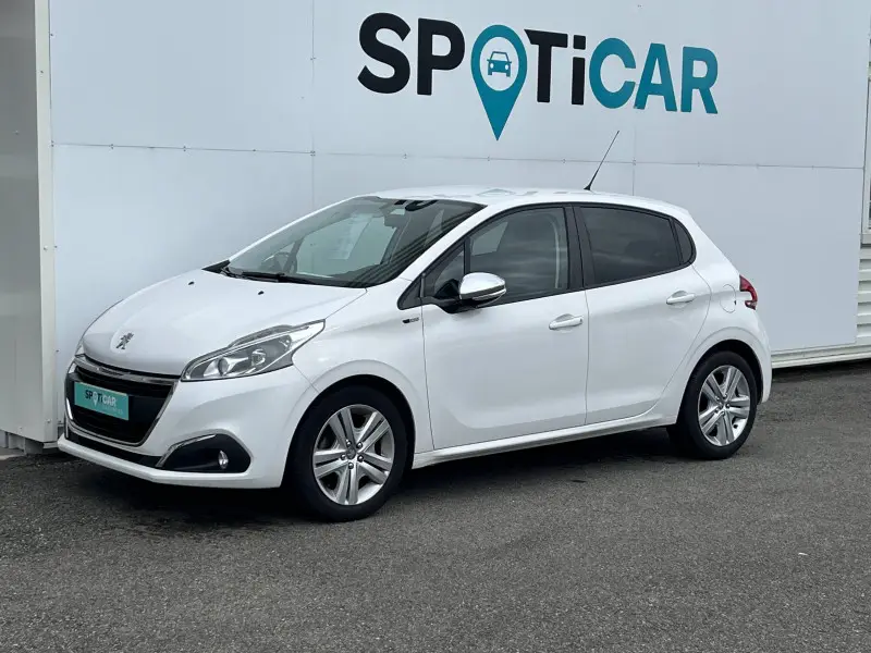 Photo 1 : Peugeot 208 2016 Essence