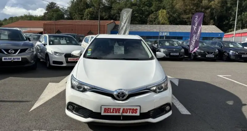 Photo 1 : Toyota Auris 2017 Diesel